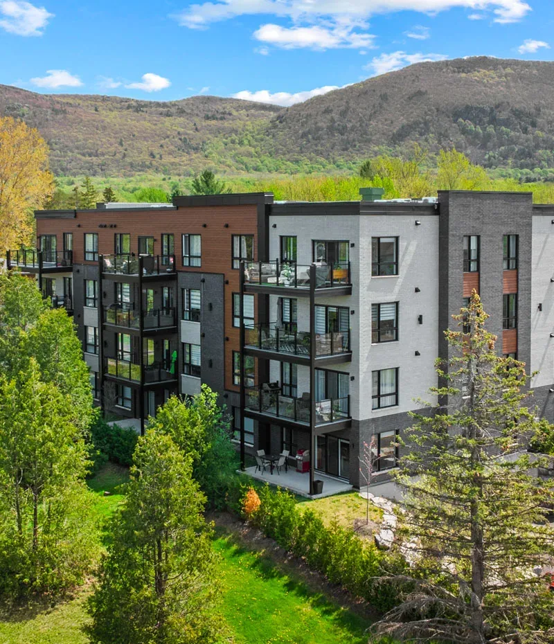 Residential building at the foot of Mont Saint-Hilaire